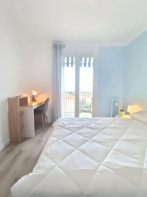 F4 Avec Vue Mer / Flat With Sea View 3 Bedrooms ニース フランス